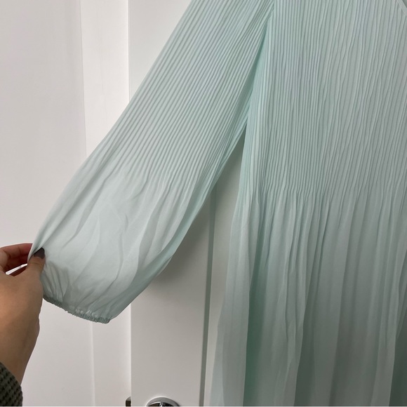 SOLD⭐️Wilfred/Aritzia Daydreamer V-Neck Dress. NWT - Picture 4 of 9